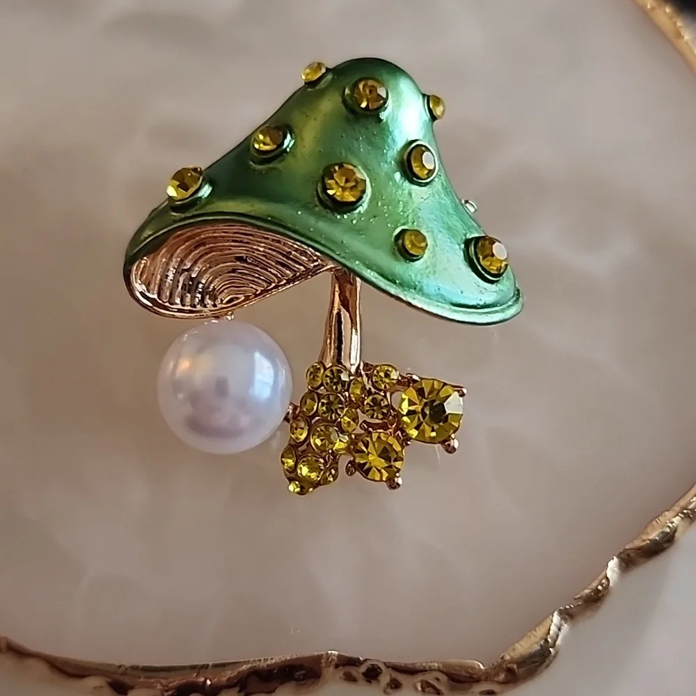 Brooch FAIRY Garden Brooch/Necklace Combo Simulated Pearl Bright Enamel Colors - Picture 1 of 7